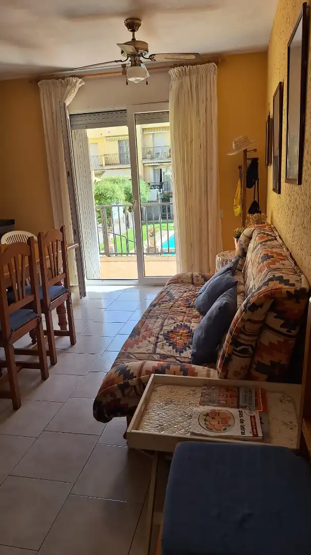 Wohnzimmer von Einfamilien-Reihenhaus zum Verkauf in Torredembarra mit Heizung, Privatgarten und Terrasse