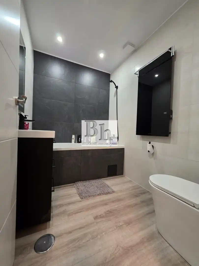 Badezimmer von Wohnungen zum Verkauf in Torremolinos mit Klimaanlage