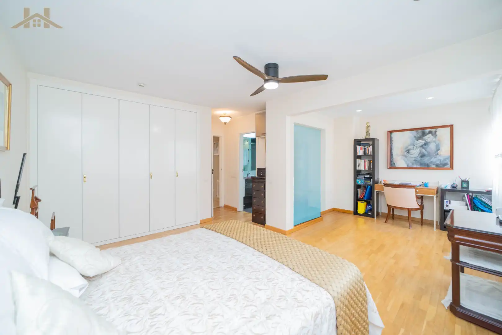 Schlafzimmer von Einfamilien-Reihenhaus zum Verkauf in Madrid mit Klimaanlage, Heizung und Terrasse