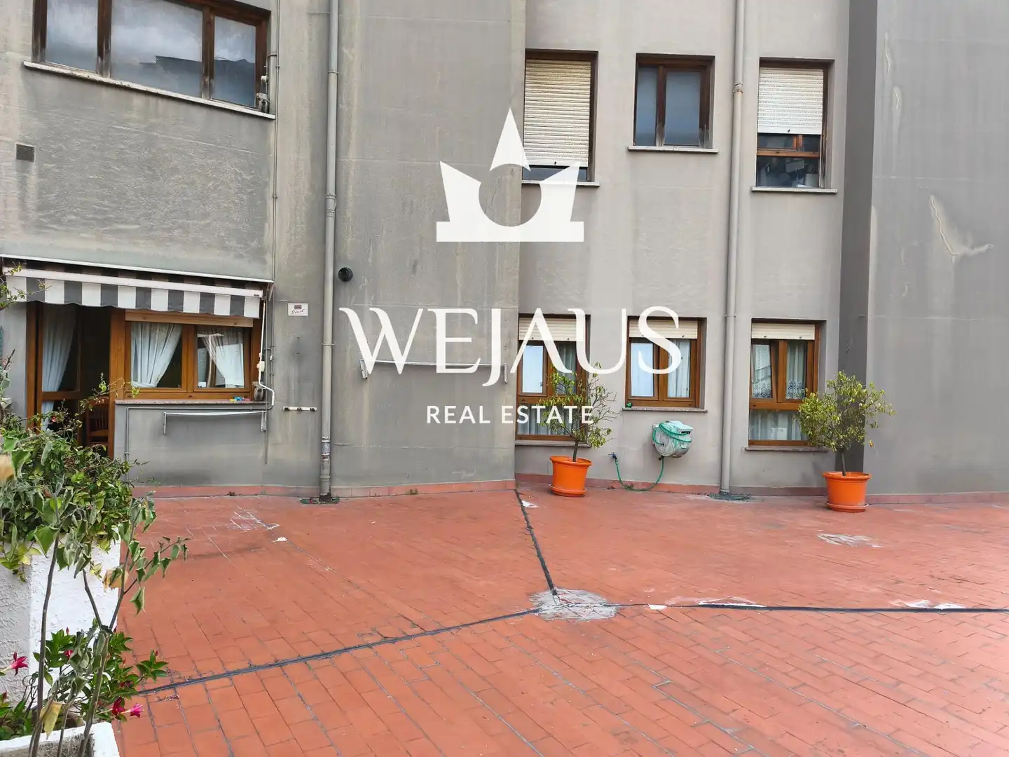Vista exterior de Piso de alquiler en El Astillero   con Calefacción, Amueblado y Alarma
