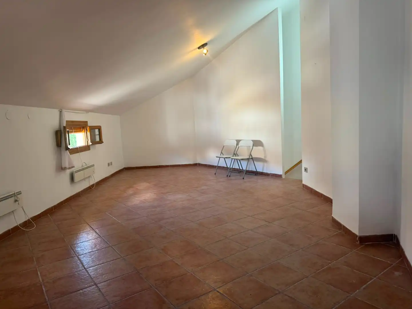 Casa adosada en venda en Cortes de Arenoso amb Calefacció, Moblat i Forn