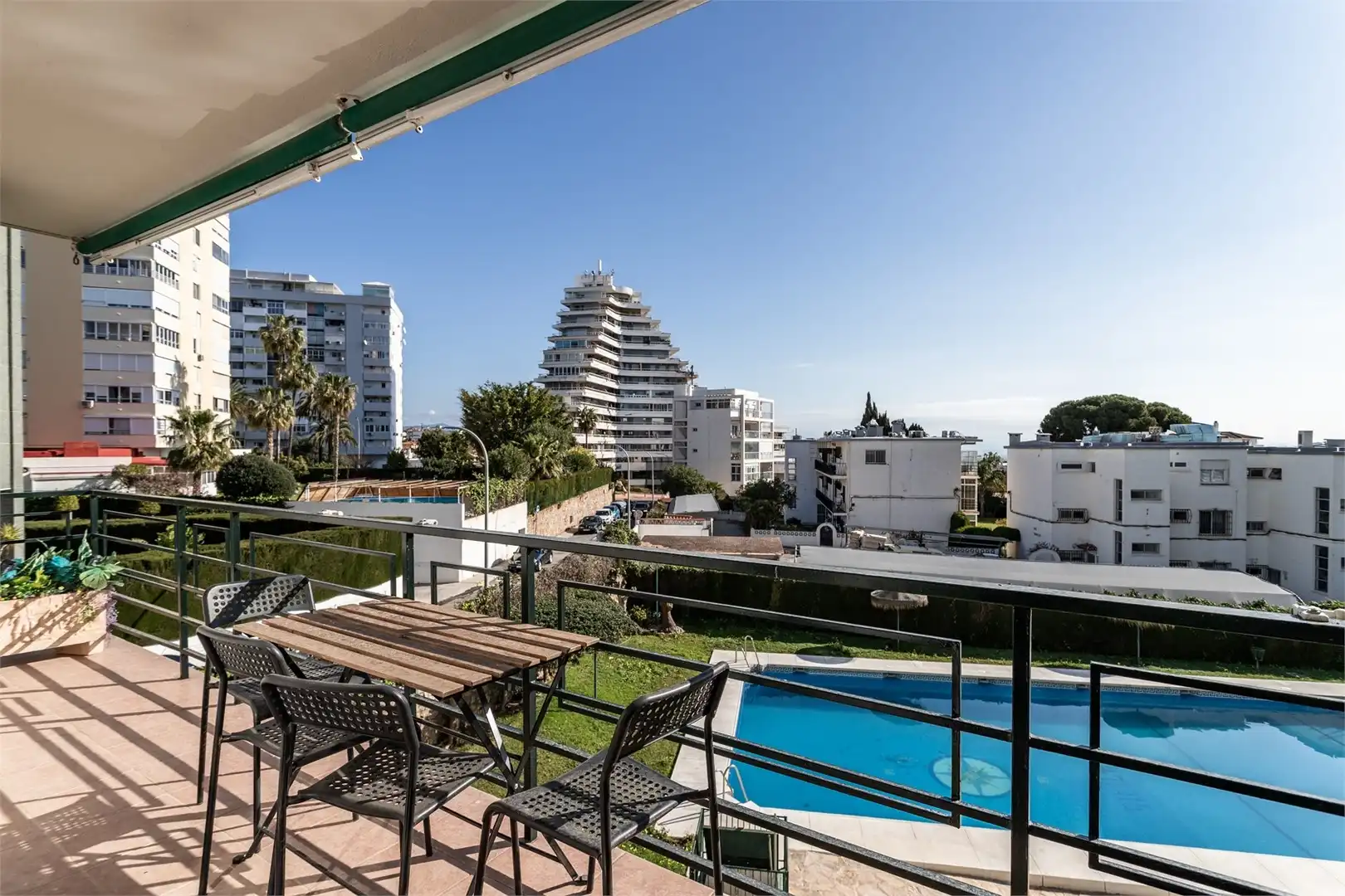 Terrassa de Apartament en venda en Benalmádena amb Aire condicionat, Moblat i Internet