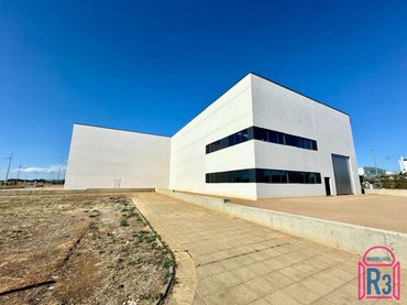 Nave industrial in affitto a V3
