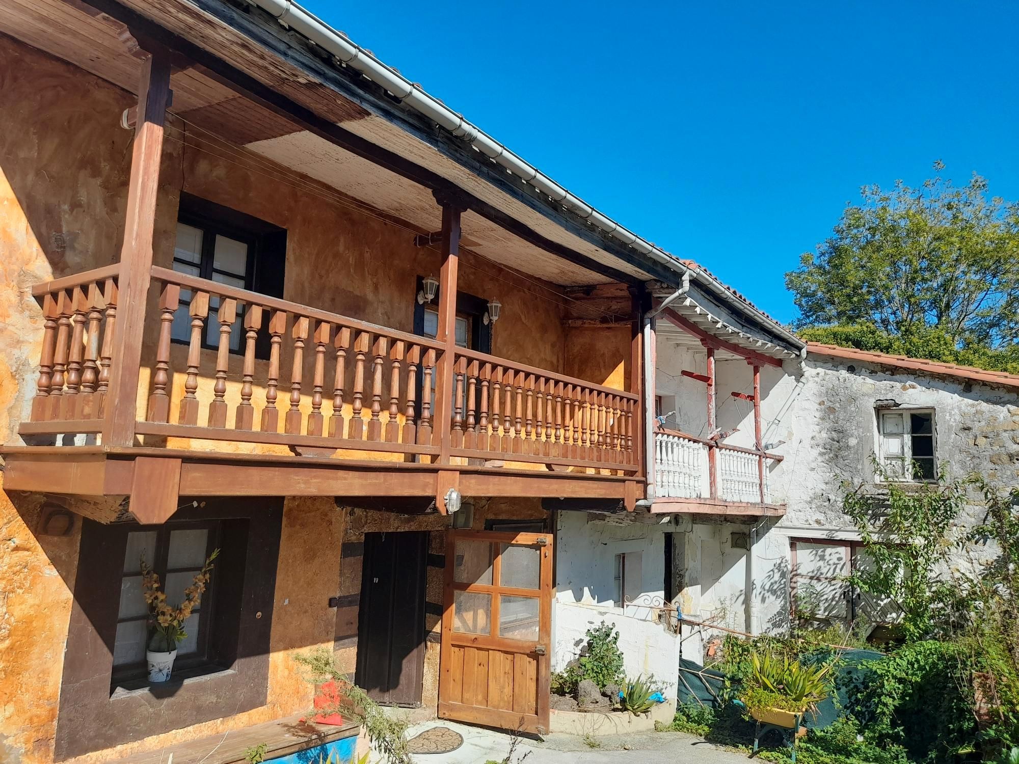 Exterior view of House or chalet for sale in Villacarriedo