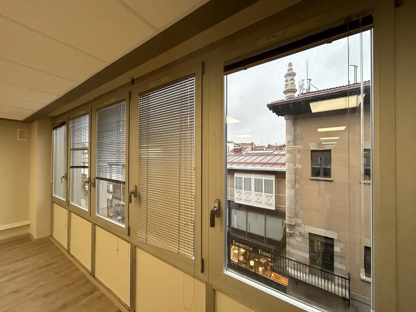 Büro zum Verkauf in General Alava Kalea, 10, Ensanche