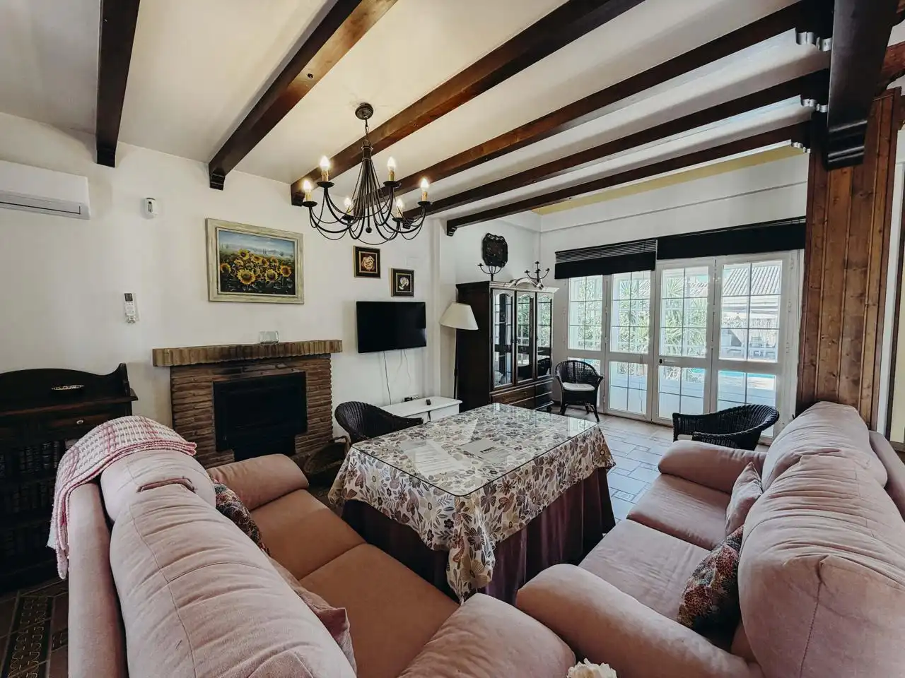 Sala de estar de Casa o chalet en venta en Arcos de la Frontera con Aire acondicionado, Jardín privado y Terraza