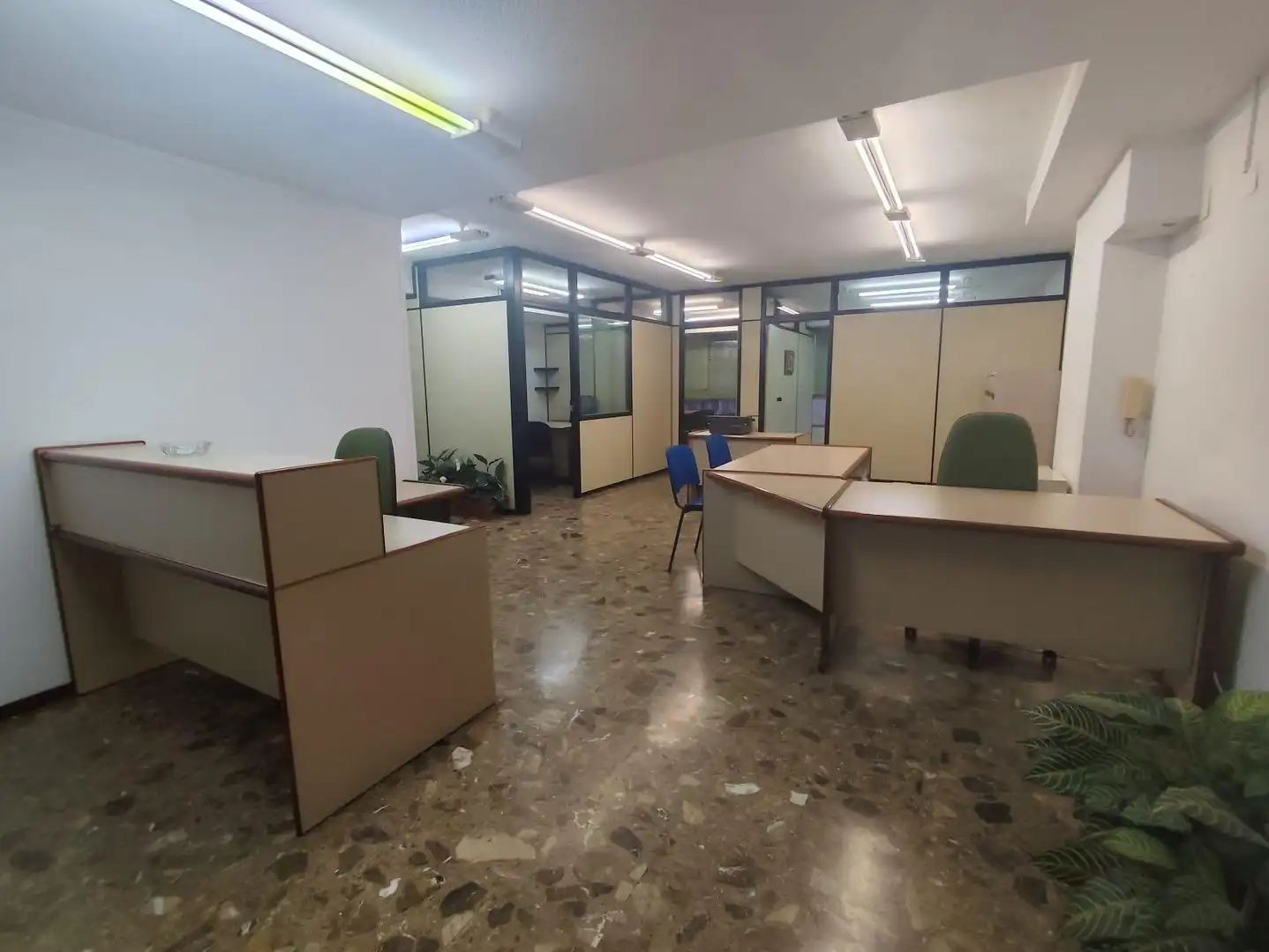 Oficina de lloguer en Zaragoza amb Aire condicionat, Calefacció i Moblat