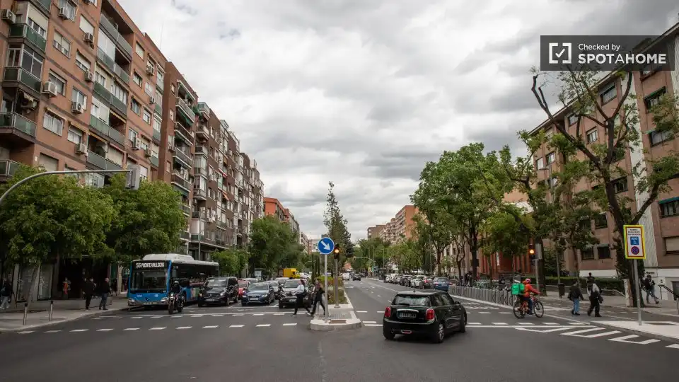Flat for rent in Adelfas