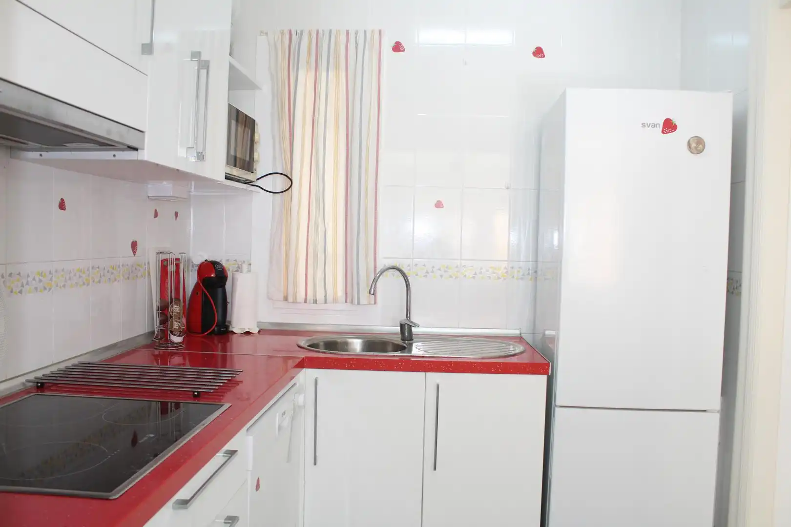 Cuina de Apartament en venda en Roquetas de Mar amb Aire condicionat, Terrassa i Piscina