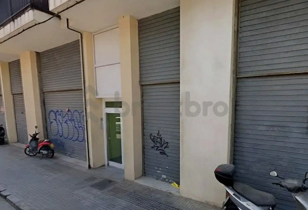 Exterior view of Commercial properties for sale in Cornellà de Llobregat