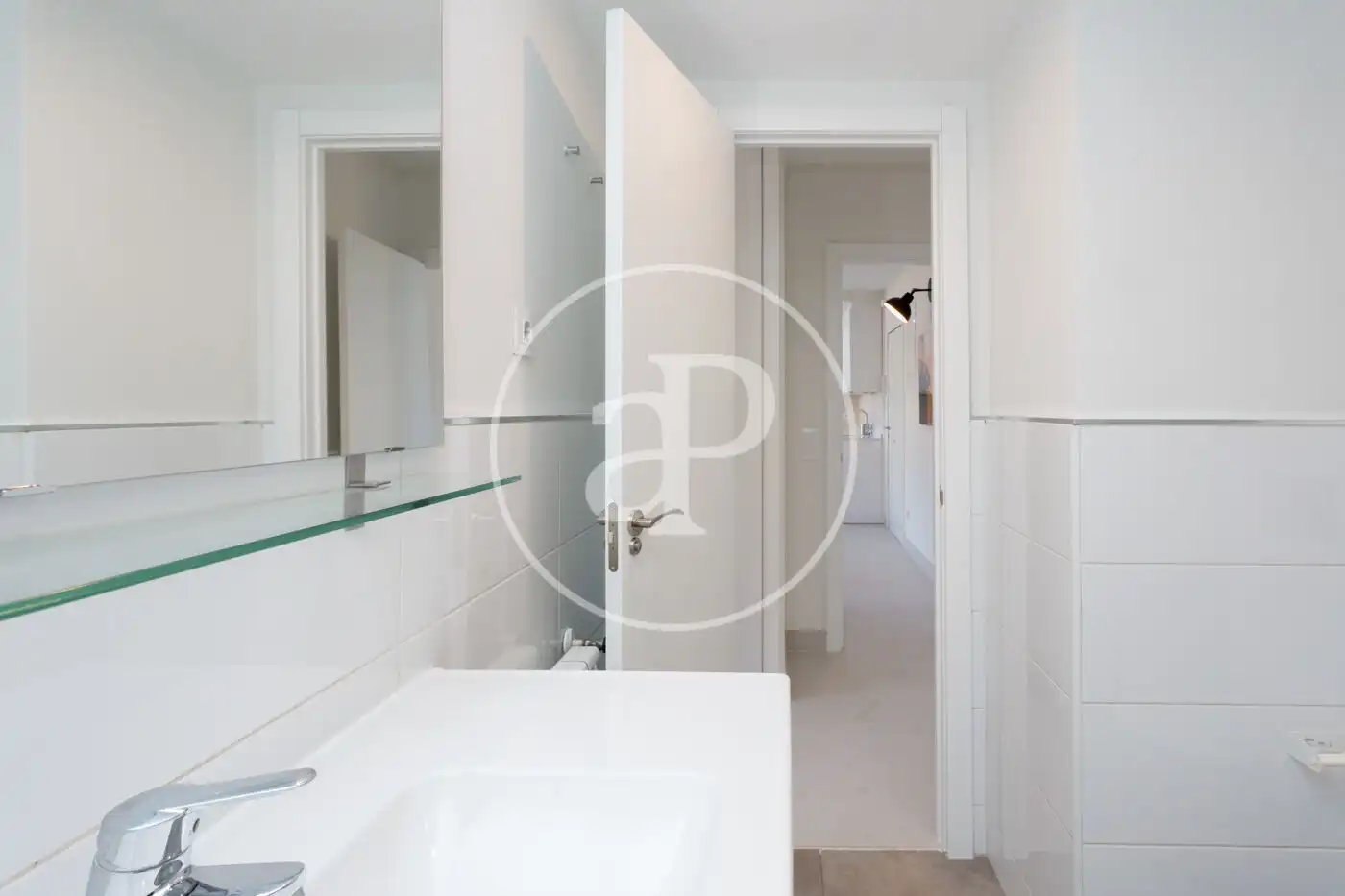 Badezimmer von Wohnung zur Miete in Madrid mit Klimaanlage, Heizung und Terrasse