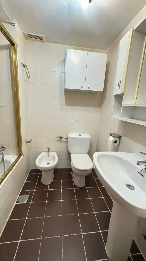 Bathroom of Flat for sale in San Fernando de Henares  with Heating and Private garden