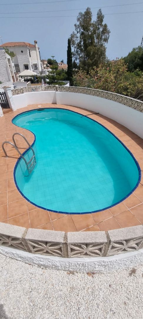 Swimming pool of House or chalet for sale in Benalmádena  with Air Conditioner, Private garden and Swimming Pool