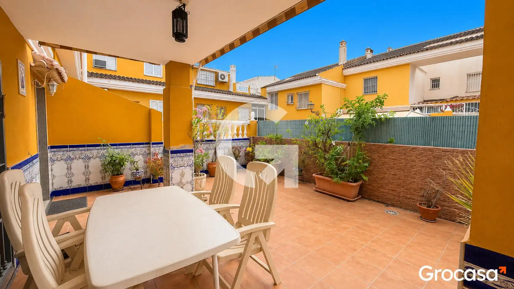 Terrassa de Casa adosada en venda en Vélez-Málaga amb Aire condicionat, Calefacció i Jardí privat