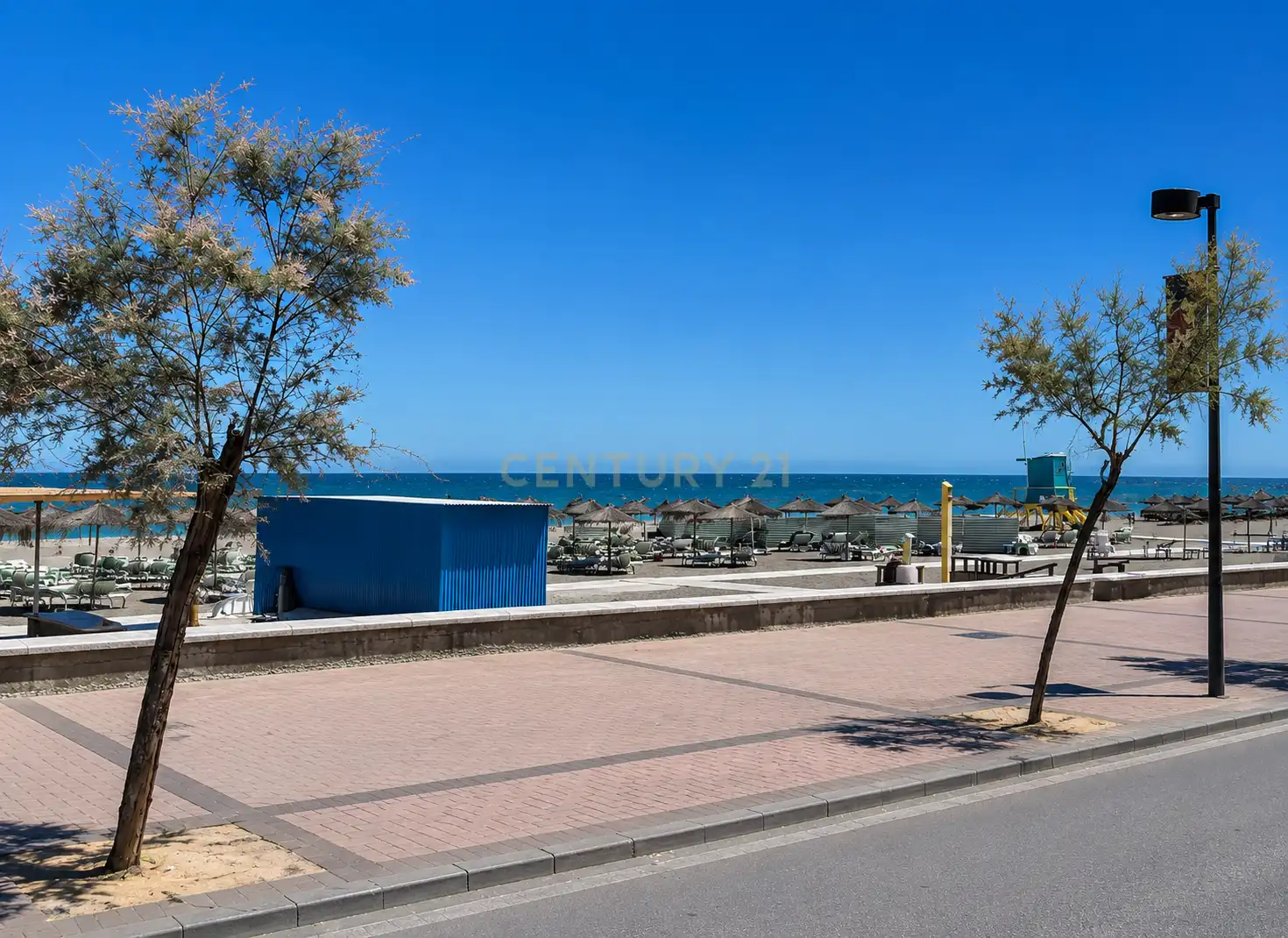Vista exterior de Local en venda en Fuengirola amb Aire condicionat