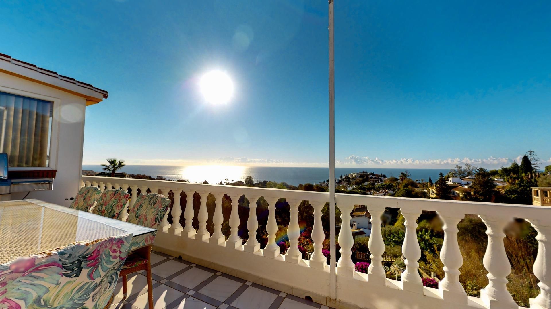 Terrace of House or chalet for sale in Benalmádena  with Air Conditioner, Heating and Private garden