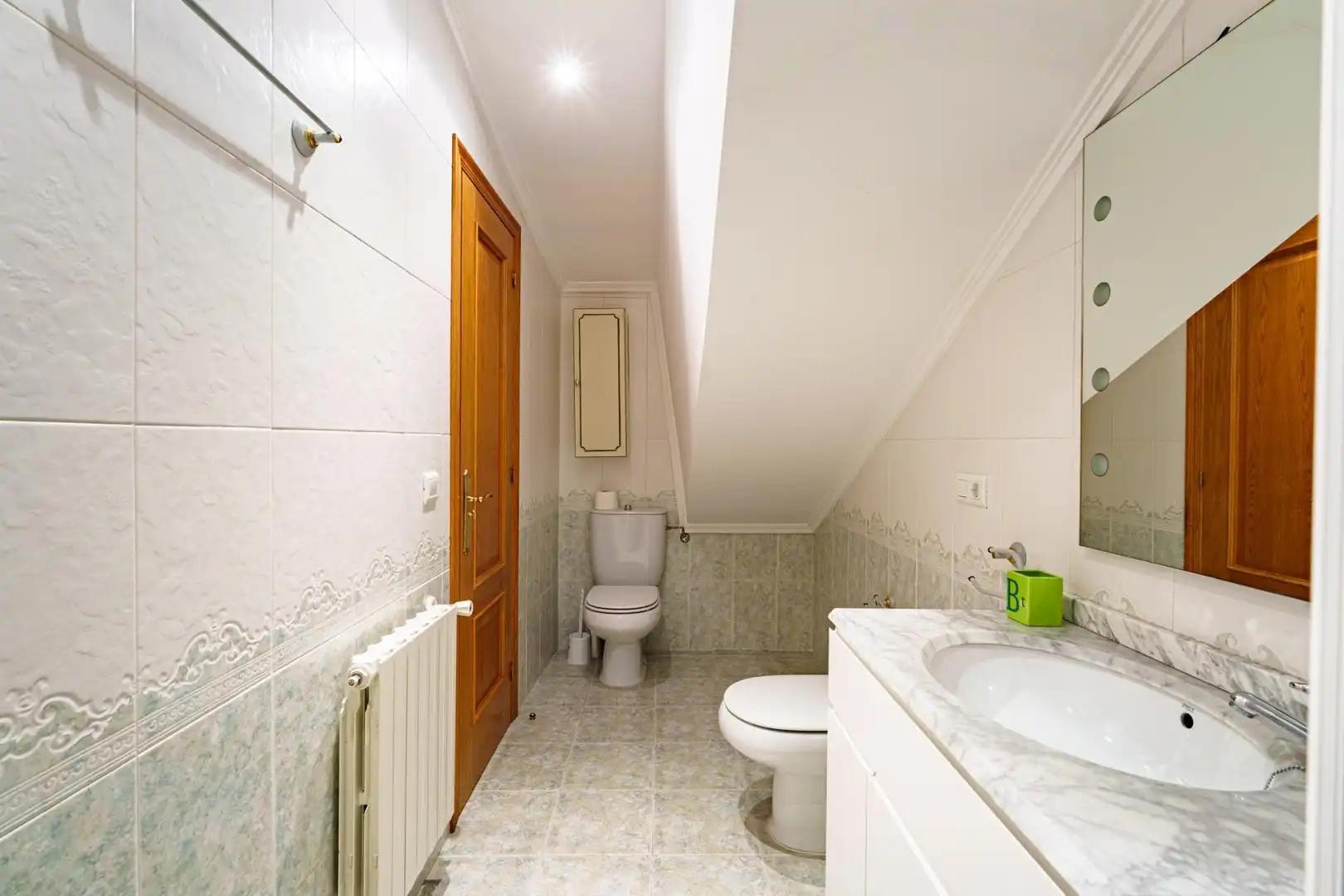 Baño de Casa o chalet en venta en Ourense Capital  con Calefacción, Jardín privado y Balcón