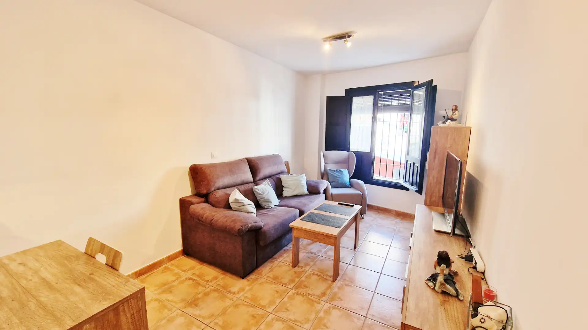 Sala d'estar de Apartament en venda en Vélez de Benaudalla amb Moblat, Forn i Rentadora