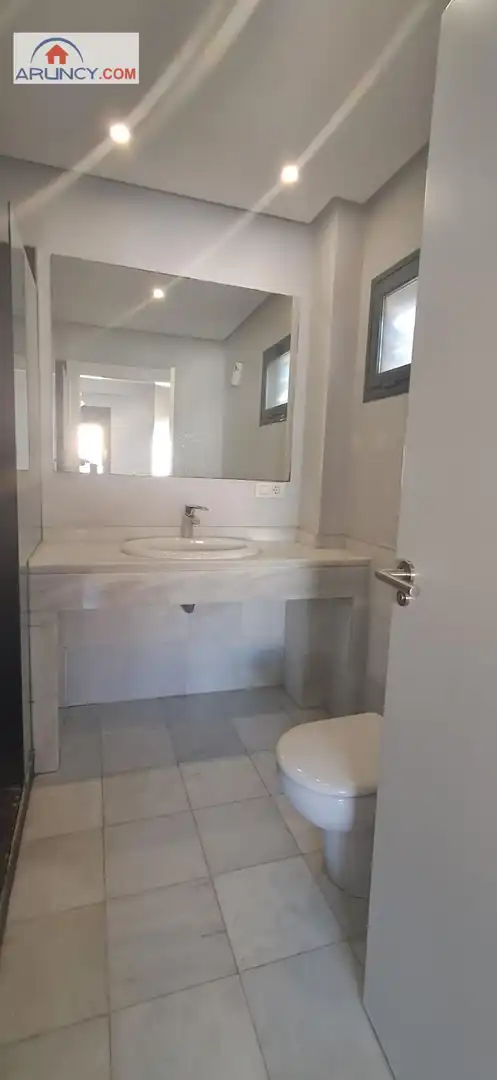 Bany de Casa adosada en venda en Espartinas amb Aire condicionat, Calefacció i Jardí privat