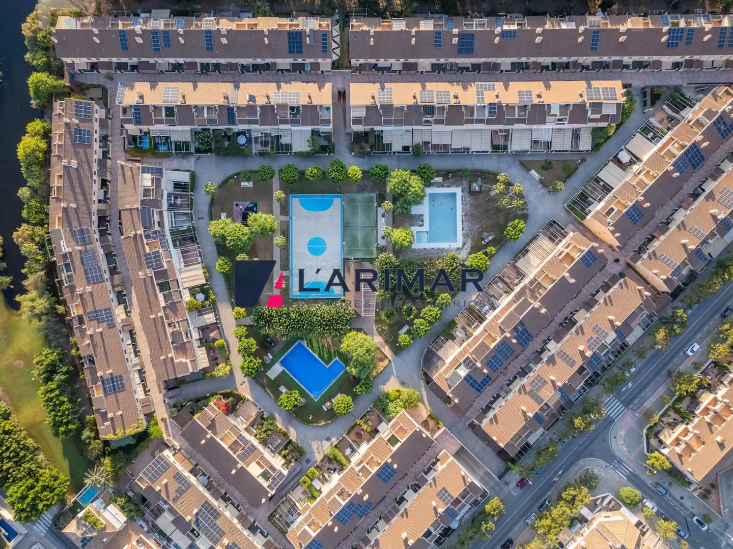 Adossat amb piscina en venda a Calle ENRIC VALOR 14, imagen 74
