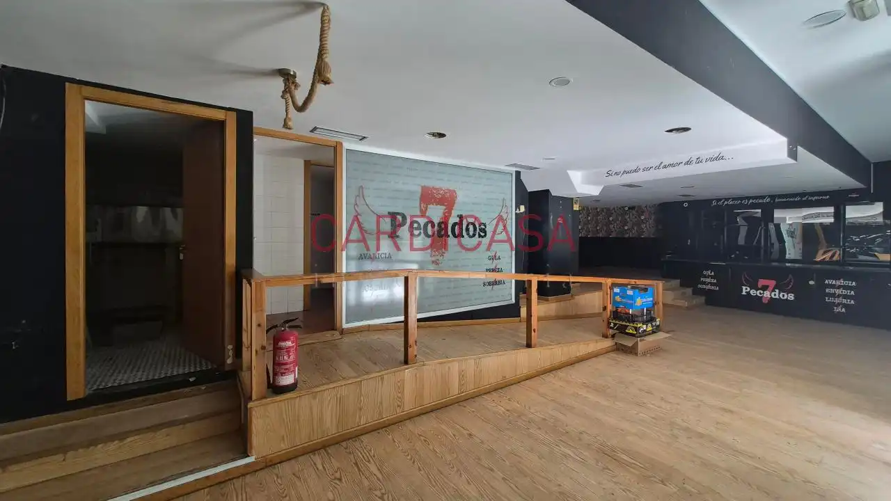 Local comercial en venda a canovas del castillo