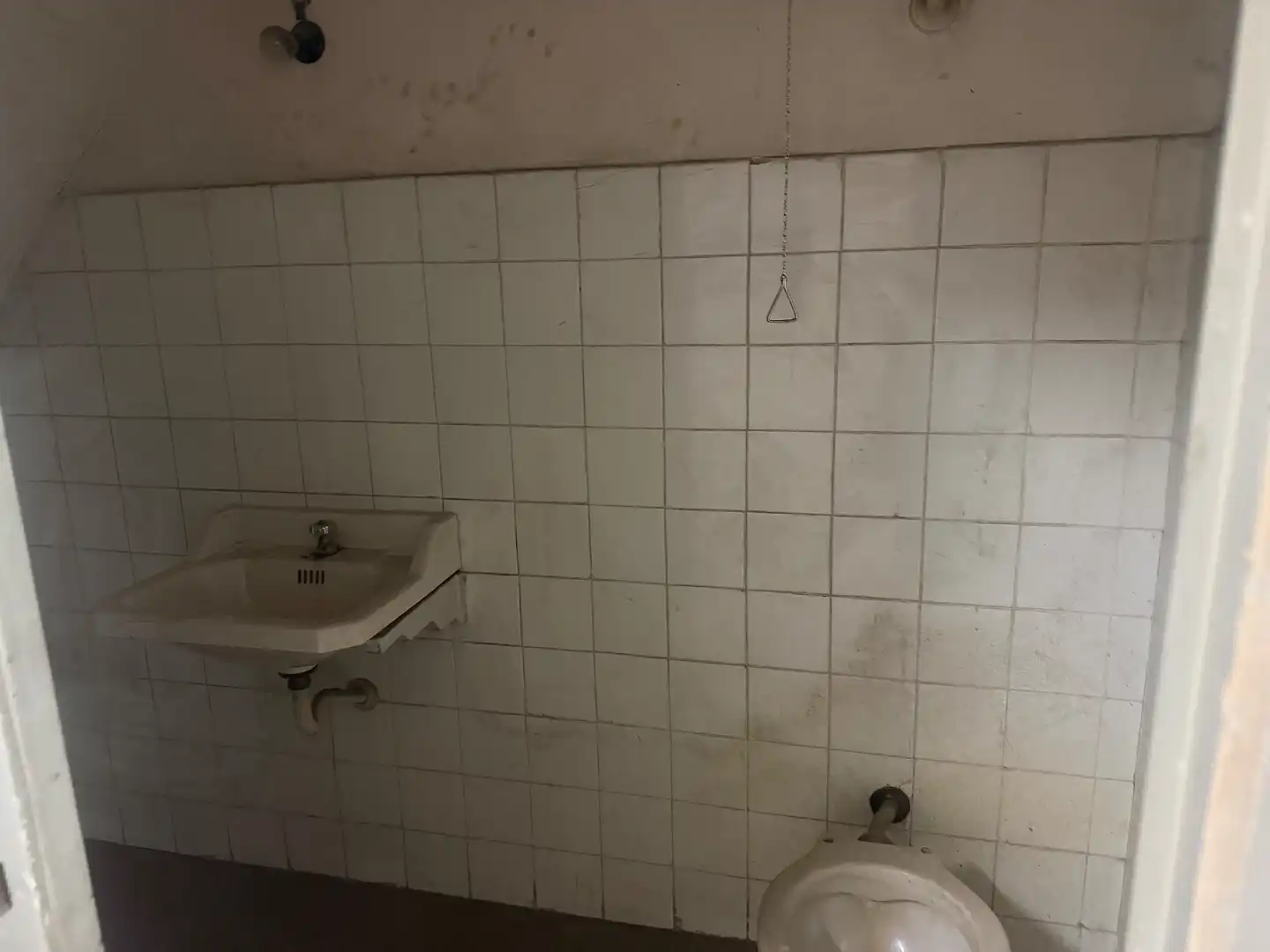 Baño de Local en venta en Madrid con Calefacción y Alarma
