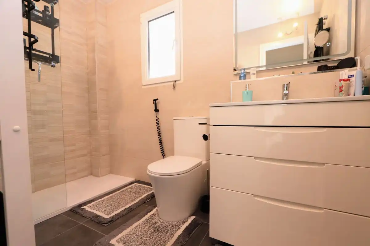 Baño de Casa o chalet en venta en Alicante / Alacant con Aire acondicionado, Jardín privado y Terraza