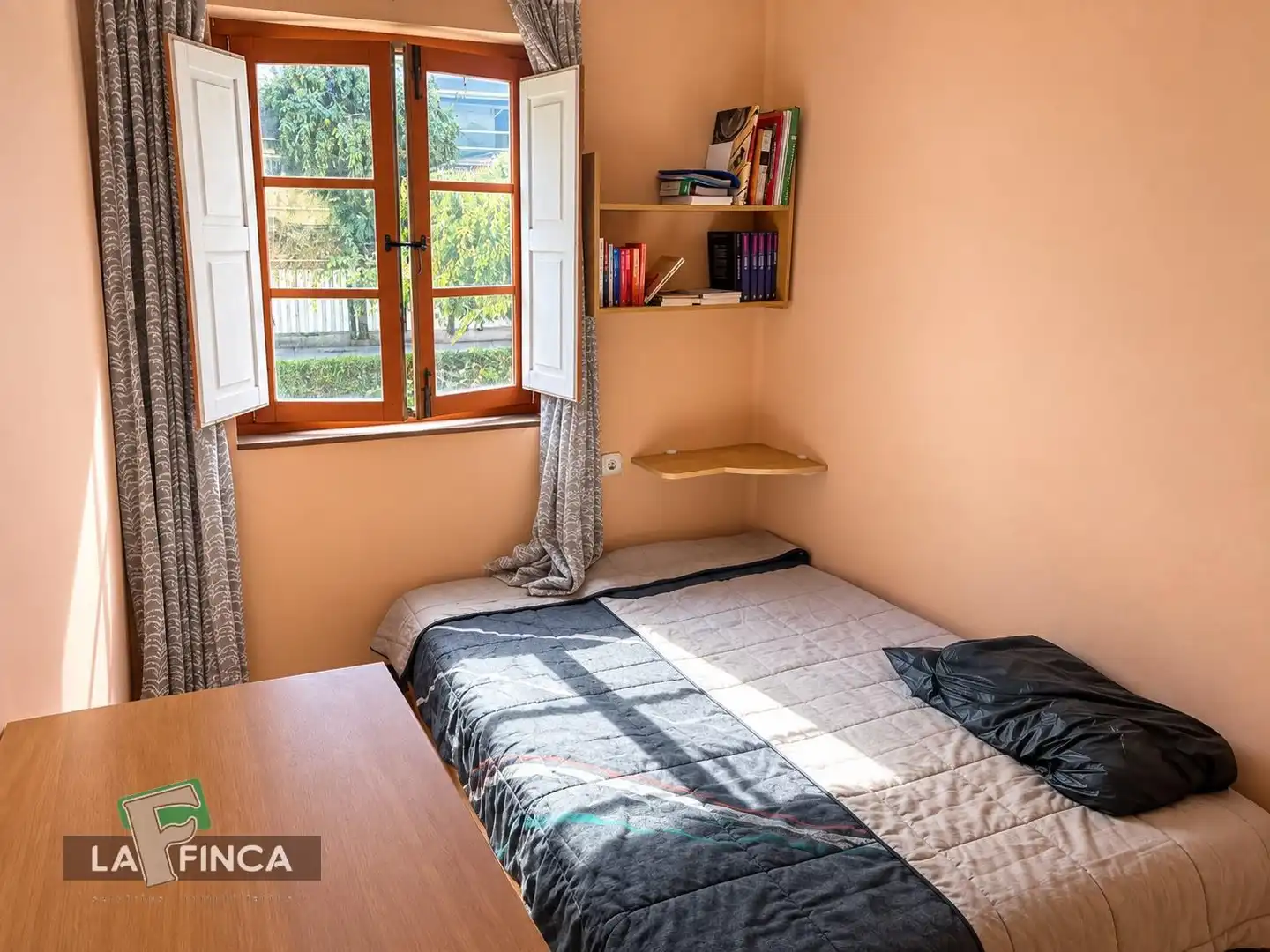 Bedroom of Flat for sale in Oviedo 