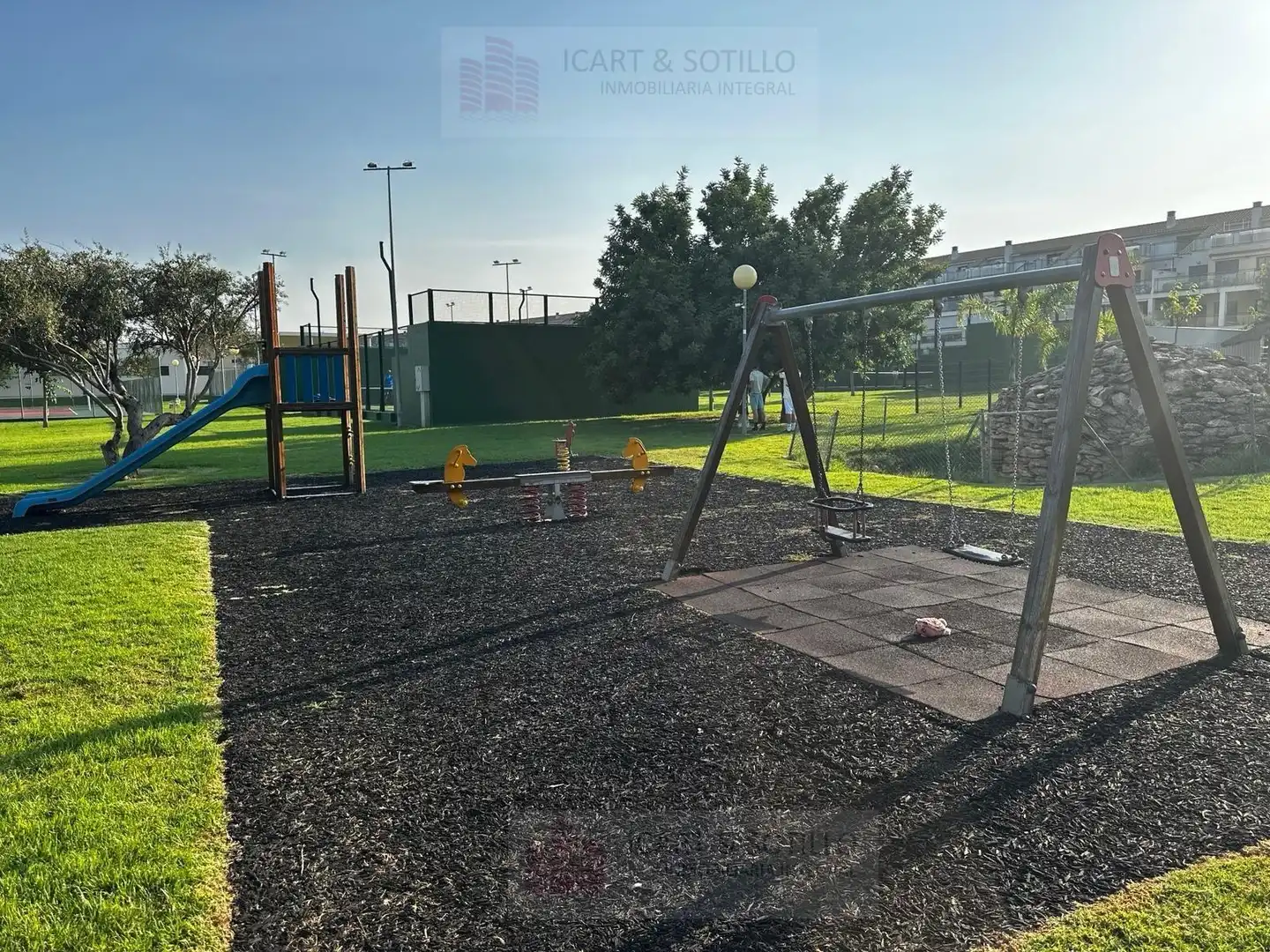 Parkplatz von Dachboden zur Miete in San Jorge / Sant Jordi mit Klimaanlage, Heizung und Privatgarten