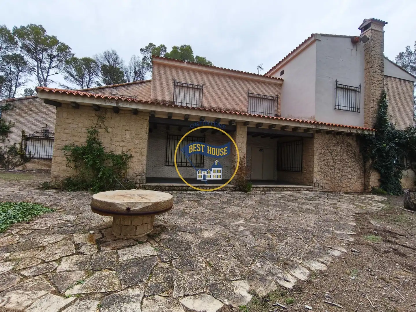 Vista exterior de Casa o xalet en venda en Fontanars dels Alforins amb Jardí privat, Piscina i Moblat