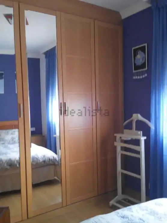 Habitación de Casa o chalet en venta en Sant Esteve Sesrovires con Calefacción, Parquet y Terraza