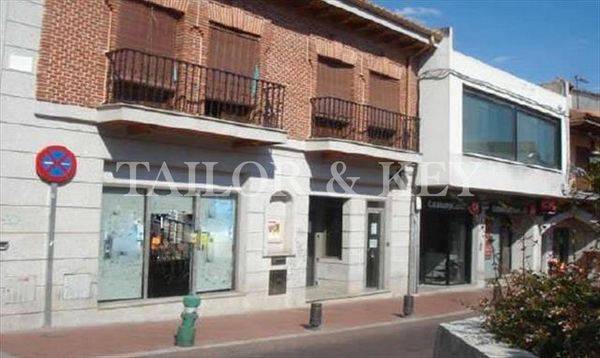 Local comercial en Venta en Plaza del Pueblo en Centro