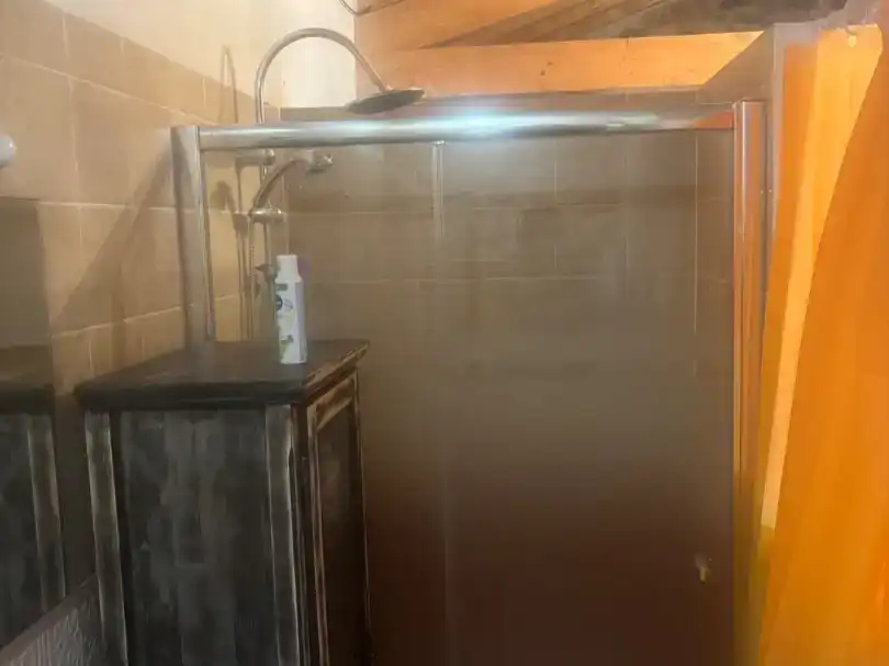 Baño de Piso en venta en Vegacervera con Jardín privado