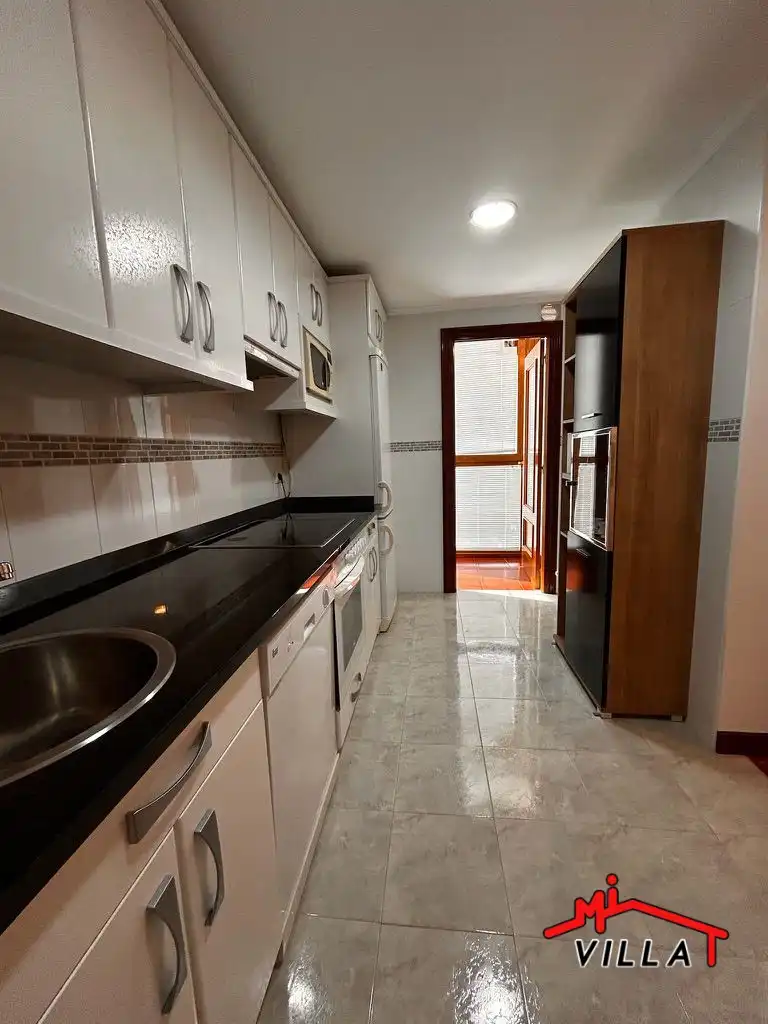 Cocina de Piso en venta en Voto con Calefacción, Trastero y Amueblado