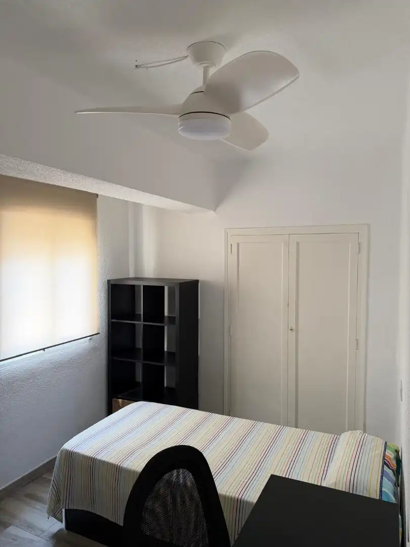 Bedroom of Flat for rent in Valencia  with Air Conditioner, Furnished and Oven