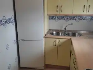 Cocina de Piso en venta en Badajoz con Calefacción, Lavadora y Microondas