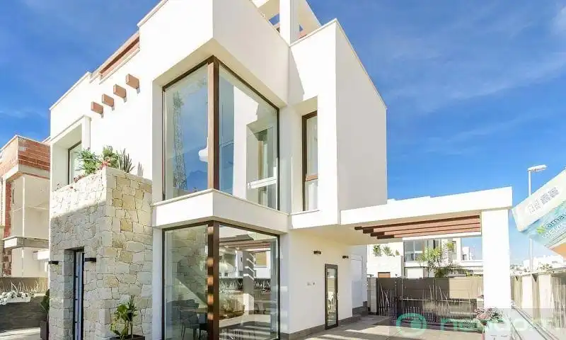 House with pool for sale in N/A