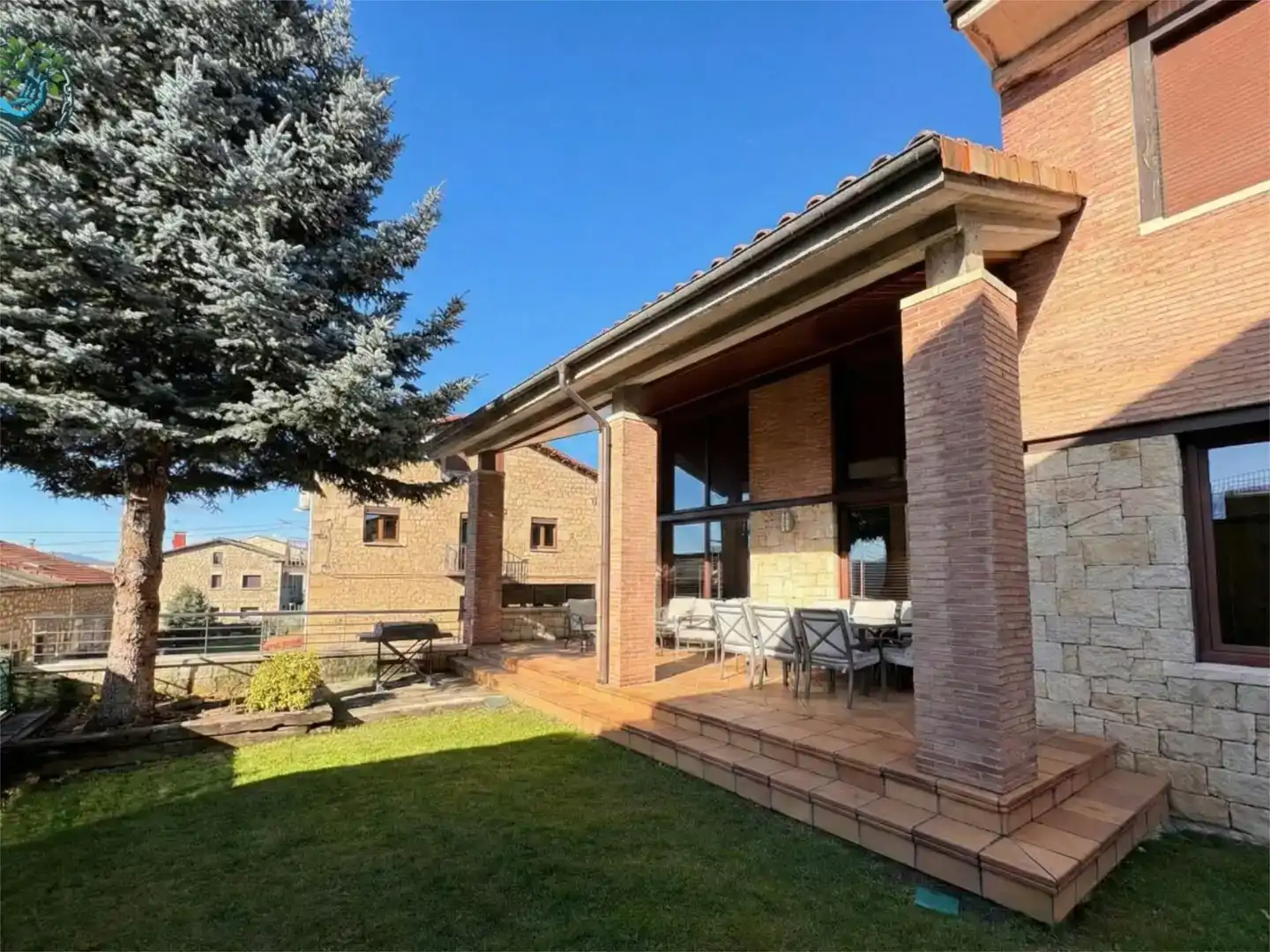 Terrassa de Casa o xalet en venda en Covaleda amb Jardí privat, Parquet i Moblat