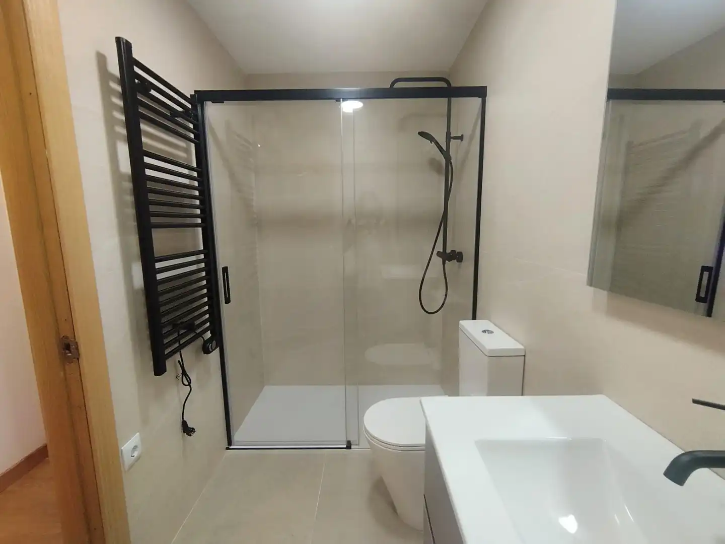 Baño de Piso de alquiler en Alcalá de Henares con Aire acondicionado y Calefacción