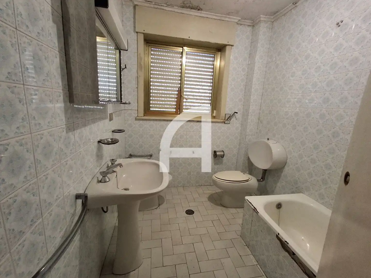 Baño de Casa o chalet en venta en Vigo  con Calefacción y Alarma