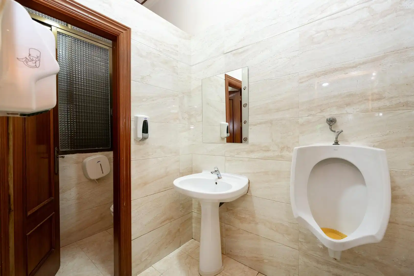 Baño de Local en venta en Huélago