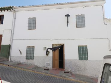 Casa amb jardí en venda a Calle Egido 10