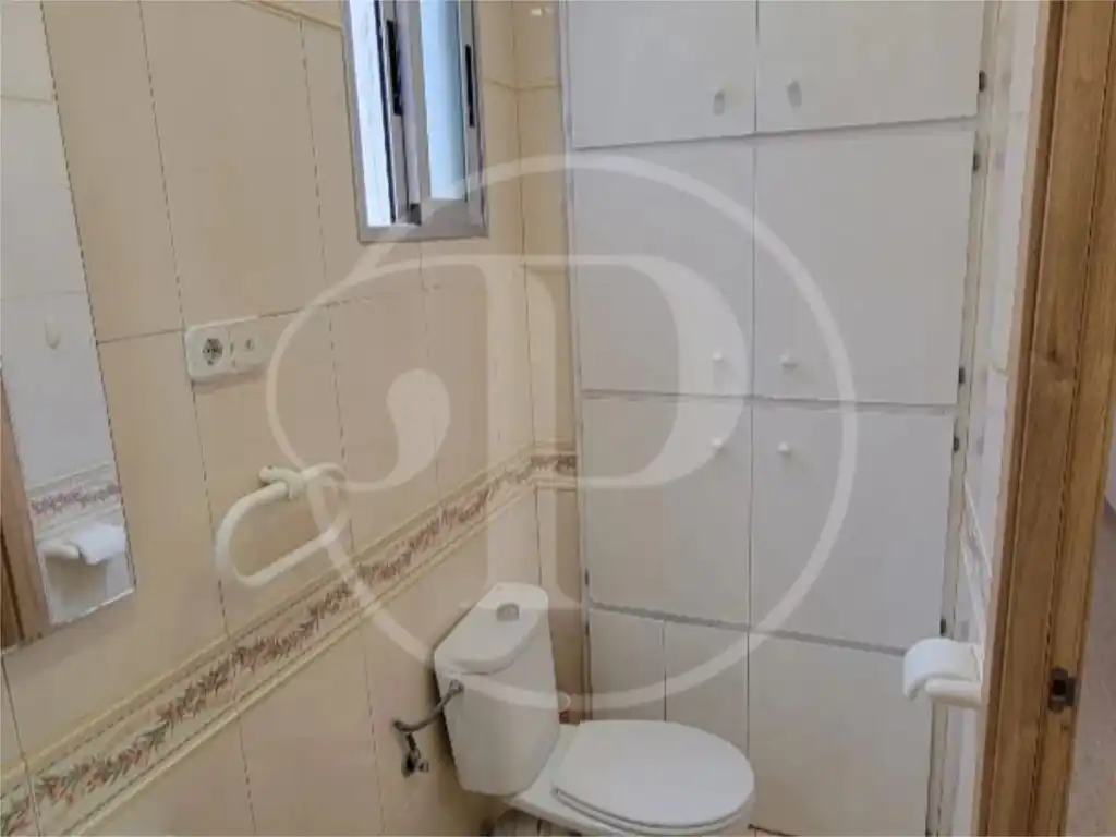 Bany de Apartament en venda en Valencia amb Aire condicionat