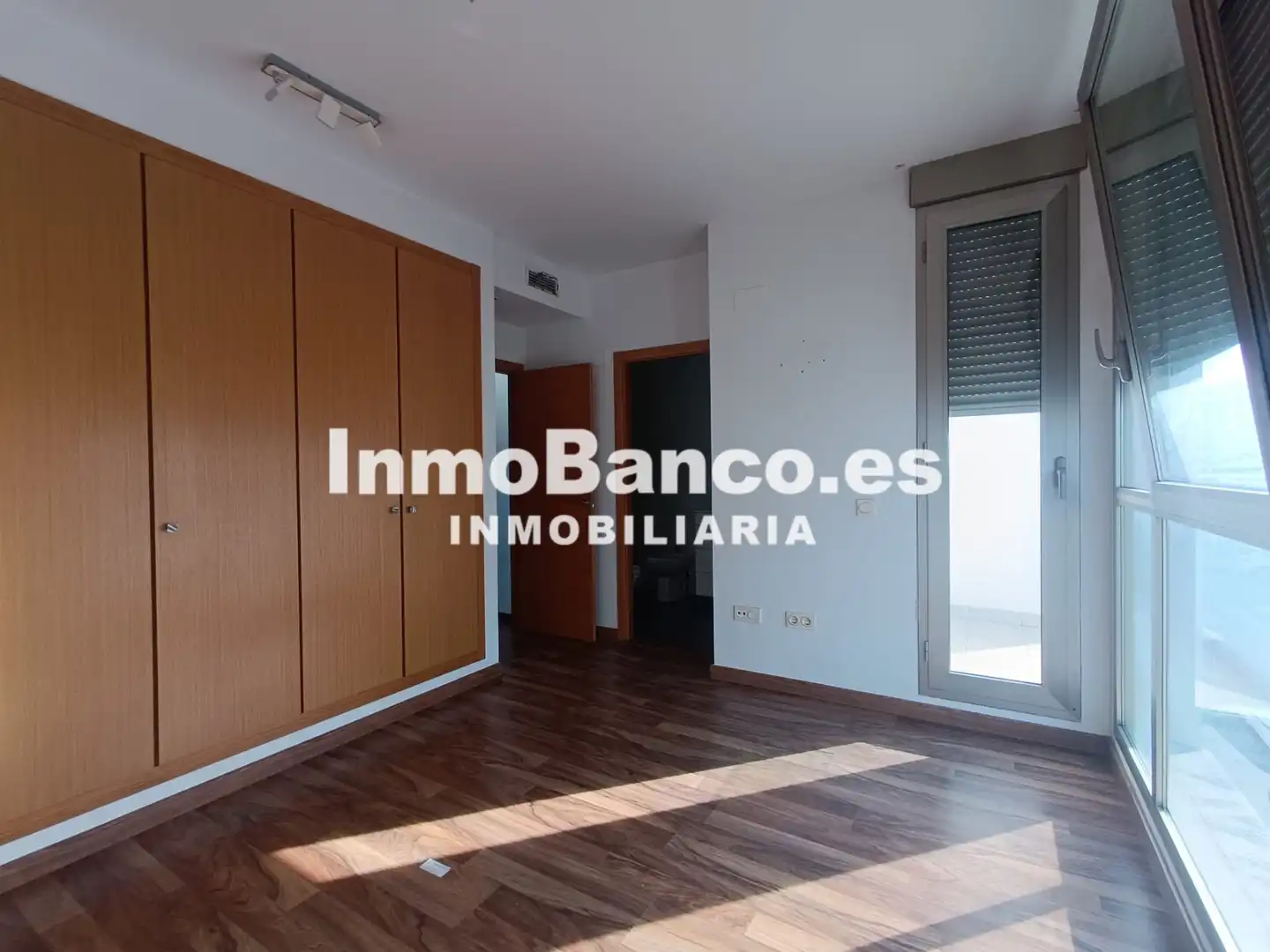 Habitación de Casa adosada de alquiler en La Pobla de Vallbona con Terraza