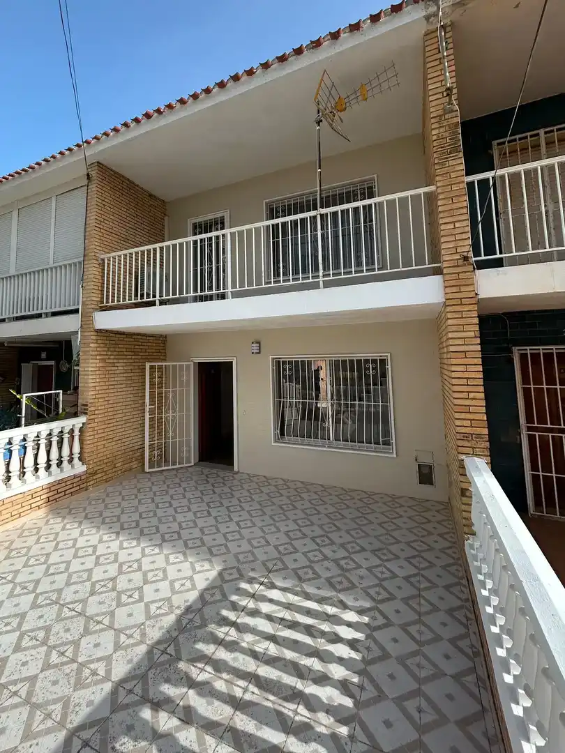 Terrassa de Casa adosada en venda en Cartagena amb Aire condicionat, Jardí privat i Parquet