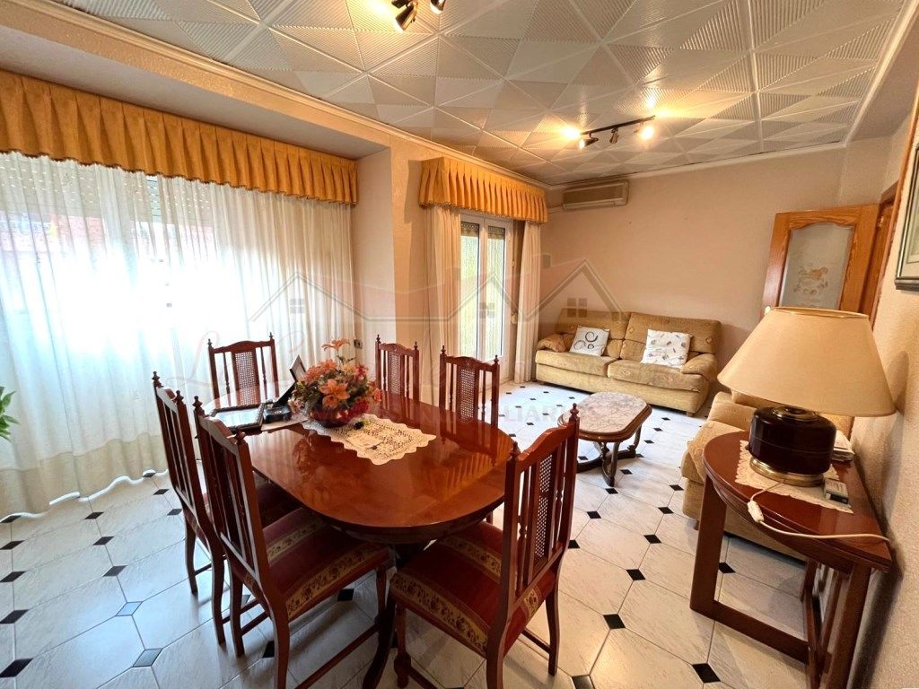 Dining room of Flat for sale in Sax