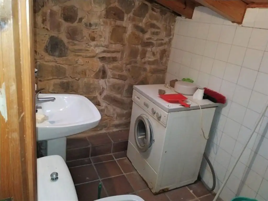 Bany de Casa adosada en venda en Pineda de la Sierra amb Calefacció