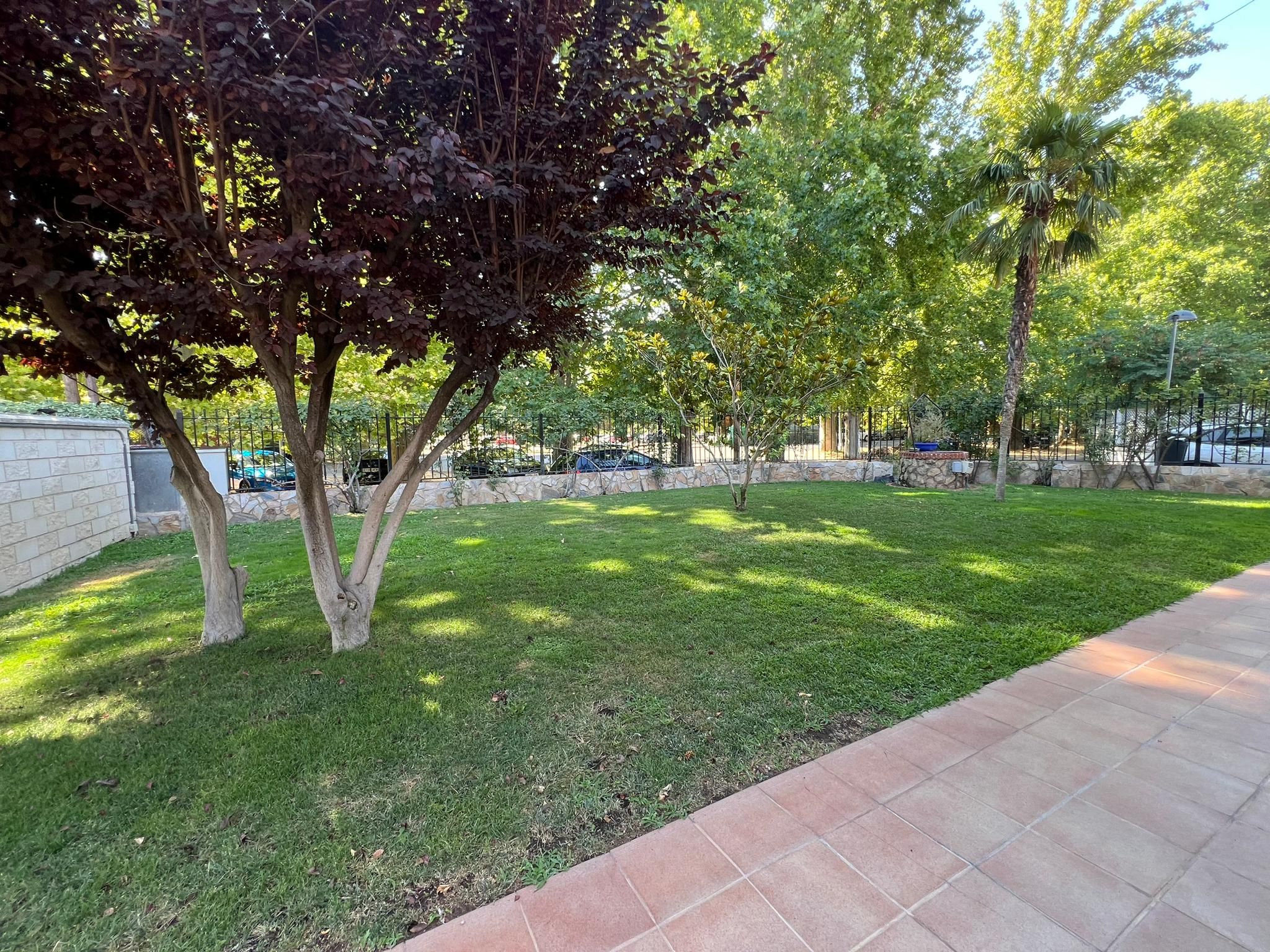Garden of House or chalet for sale in Aranjuez  with Air Conditioner, Heating and Private garden