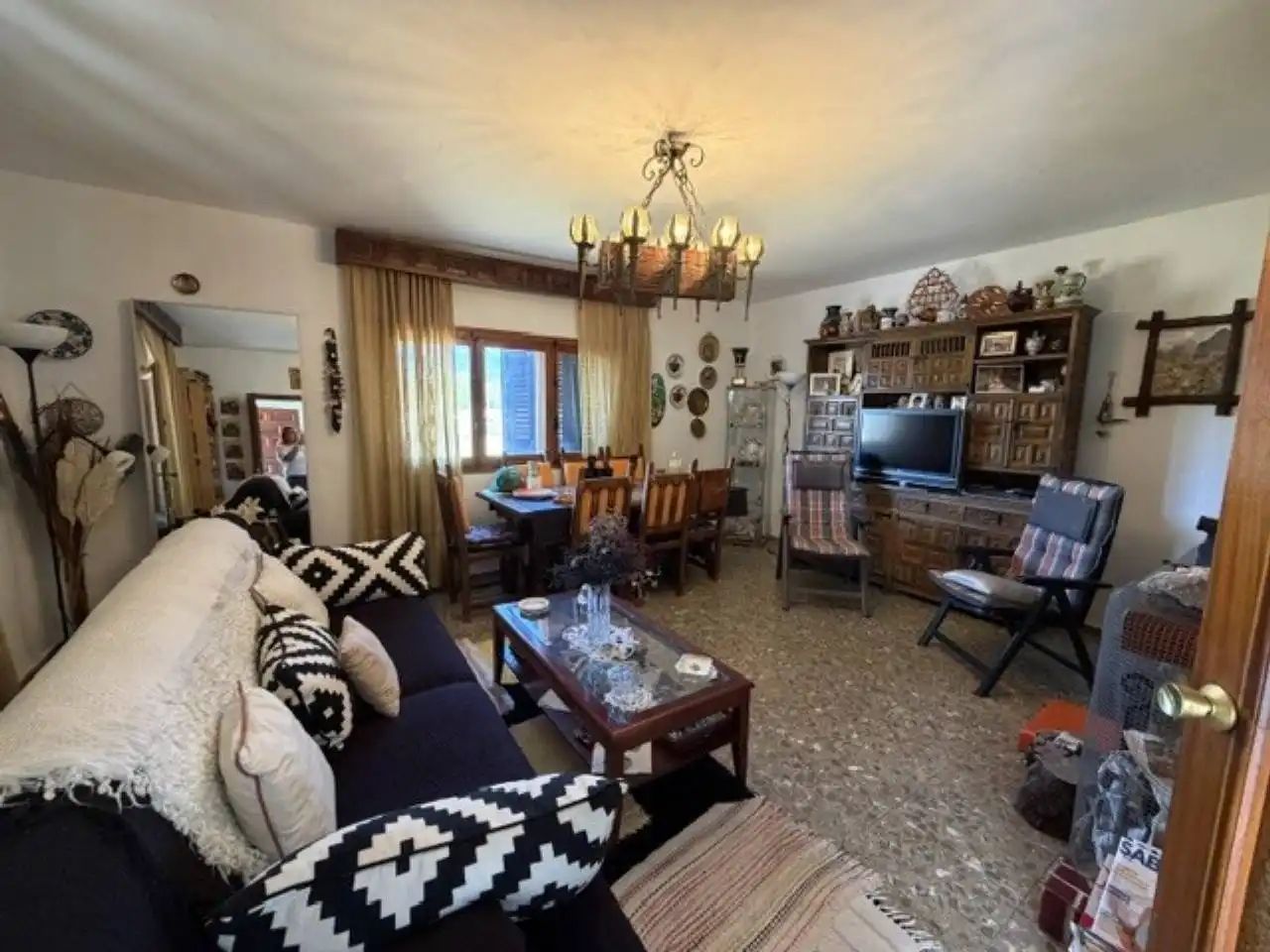 Sala d'estar de Casa o xalet en venda en Rascafría amb Jardí privat, Terrassa i Moblat