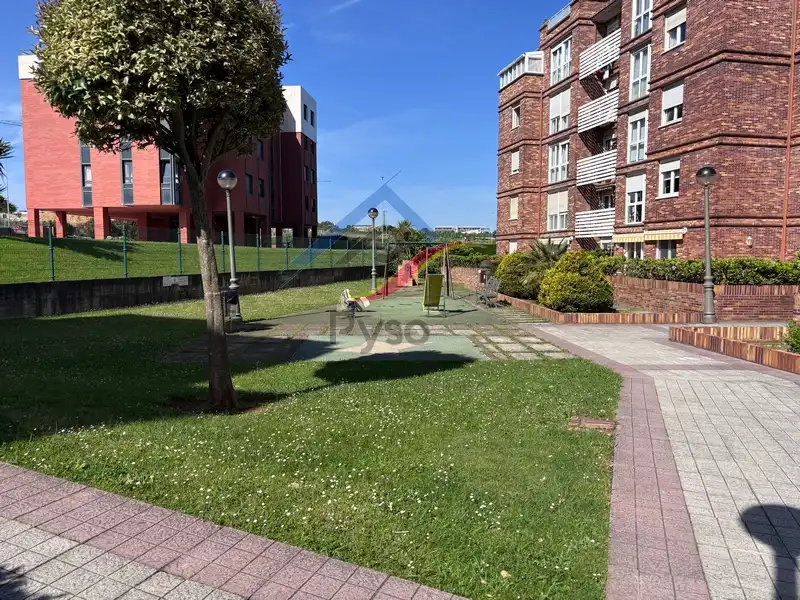 Vista exterior de Pis de lloguer en Santander amb Calefacció, Parquet i Moblat